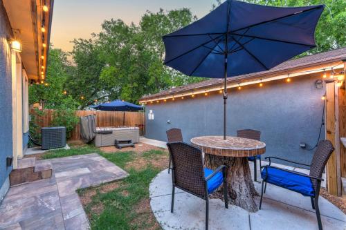 Private Hot Tub3bd2ba 2 Miles To Sa River Walk in San Antonio, USA