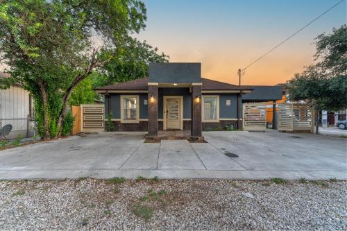 Private Hot Tub3bd2ba 2 Miles To Sa River Walk detail