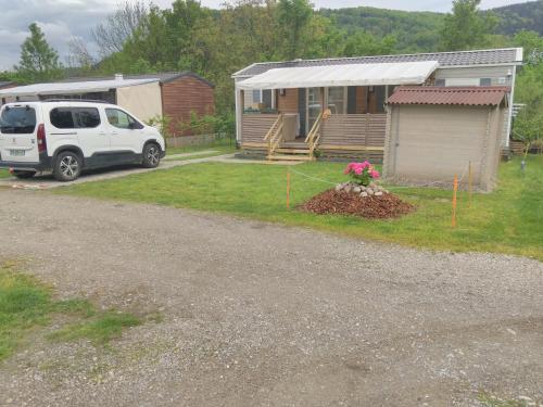 Grand Mobil Home 6 personnes climatisé avec 3 chambres et 2 salles de bains à Munster en Alsace