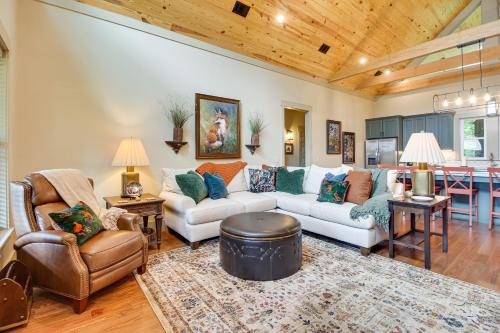 Spacious Midway Cottage with Porches, Near Hunting!