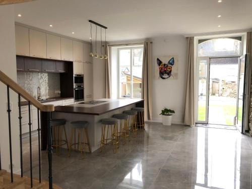 廚房, Manoir de la Fontaine Saint-Jean in 克羅薩克