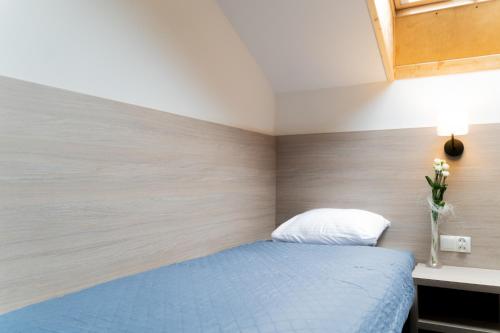 1 twin bed