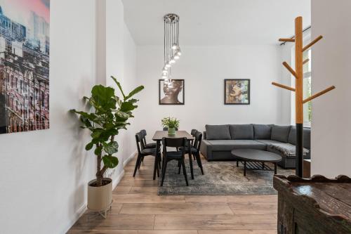 The Remise Mitte Loft, 2 BR, 2 bathrooms, living room, group & family friendly, 4- 7 Guests, Берлин (фото 3)