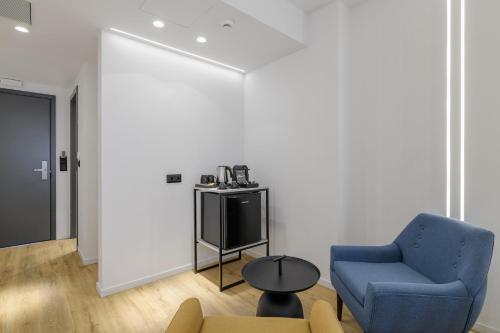 Deluxe Suite image 10