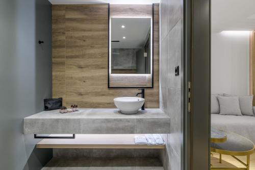 Acropolis Magenta Luxury Suites - image 13