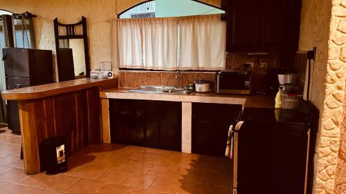 Casa Encantada offers you Two-Bedroom House, 1 Tiny Apartment & 3 Double Rooms in Quepos