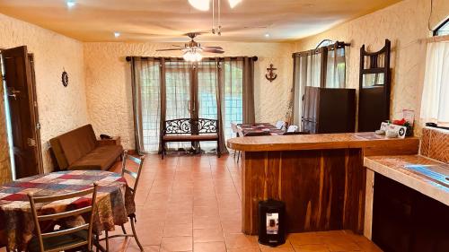 Casa Encantada offers you Two-Bedroom House, 1 Tiny Apartment & 3 Double Rooms in Quepos