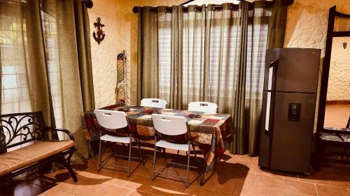 Casa Encantada offers you Two-Bedroom House, 1 Tiny Apartment & 3 Double Rooms in Quepos