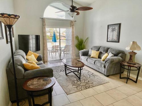 Fabulous 4 Bedrooms Villa 3 Bath with Private Pool 15 Min to Disney - image 10