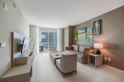 Modern Condo Easy Access to the Beach at Hollywood in Hollywood, USA