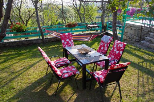 花園, Vila Agroturizam Kućica Mostar (Vila Agroturizam Kucica Mostar) in 波德維勒茨