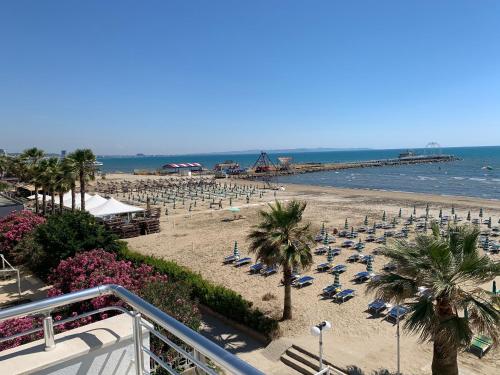 景色, Wave Beachfront Apartments in ドゥラス