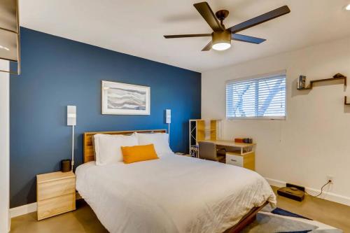 Modern Designer Condo Close to Downtown Austin! in Austin, USA