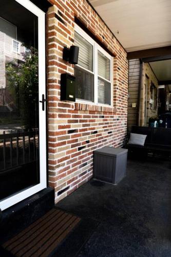 Charming & Spacious 3BR Home in South Side Slopes