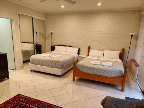 Tuggeranong Short Stay #10 - Sleeps 6