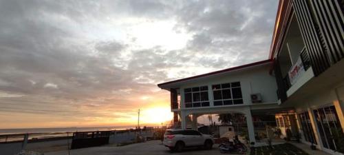 ELNORA DEL MAR TRAVELLERS INN