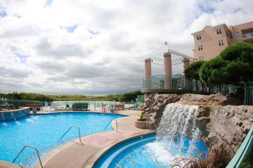 1B/1B condo with Ocean views, Resort style, Free WIFI, Few steps to the Beach!! in Wildwood Crest, USA