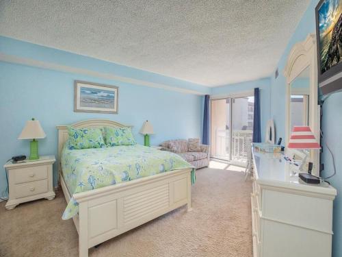 1B/1B condo with Ocean views, Resort style, Free WIFI, Few steps to the Beach!! in Wildwood Crest, USA