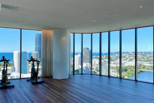 Broadbeach luxury Casino riverview skyline 2bedroom apt 48F