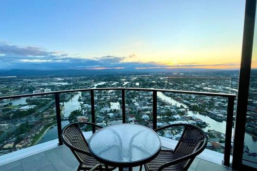 Broadbeach luxury Casino riverview skyline 2bedroom apt 48F