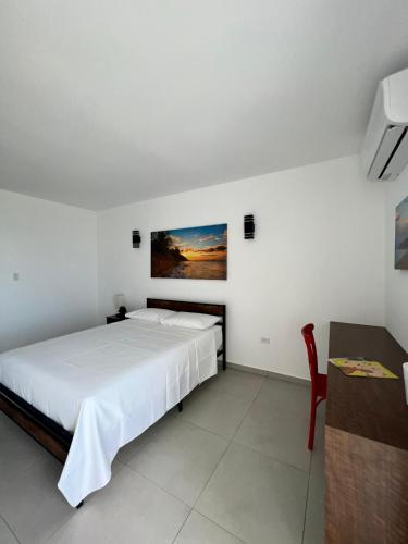 Red Flamboyan Guesthouse and Restaurant - image 10