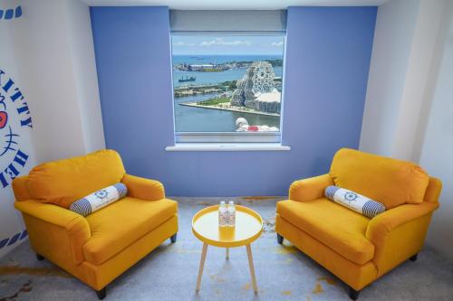 room detail thumbnail 2