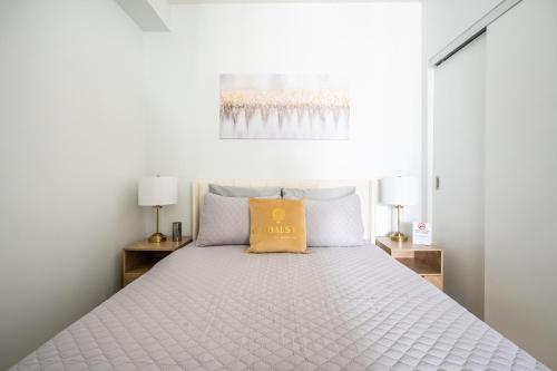 Modern Lillian St Apartments by GLOBALSTAY