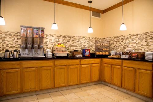 Country Inn & Suites by Radisson, Macedonia, OH