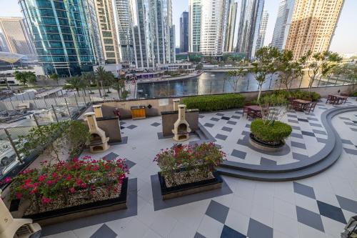 Lake Views Apartment in JLT - image 2