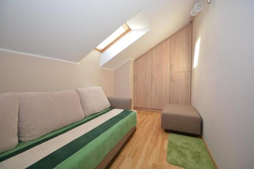 One-Bedroom Apartment image 1