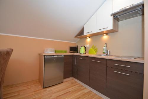 One-Bedroom Apartment image 5
