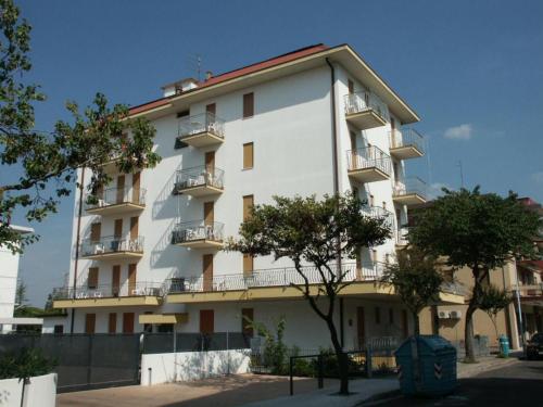 Standard Apartment image 10