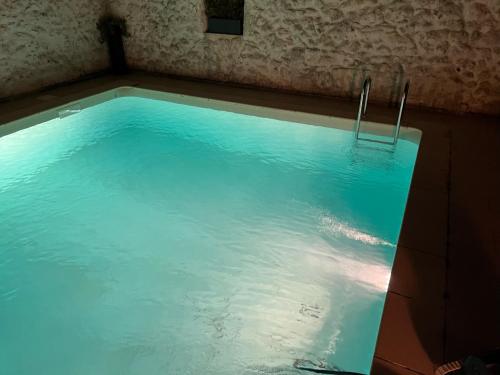 Swimming pool, La Maison Blanche a Saint-Yzans-de-Medoc in Saint-Yzans-de-Medoc