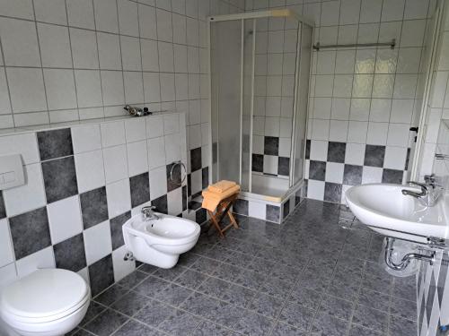 Double Room image 10