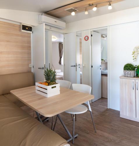 Mobile Home with Three Bedrooms - Sea Side