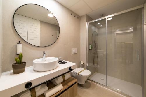 One-Bedroom Apartment image 10