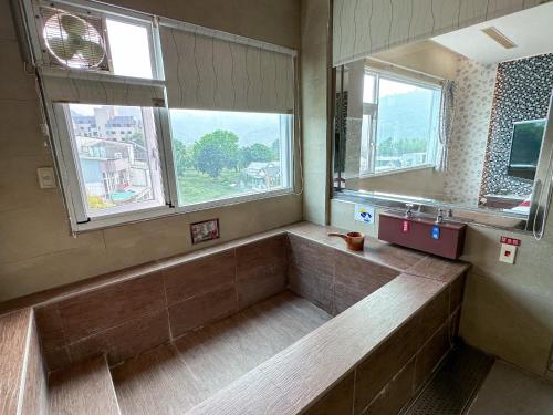 Bathroom, Li Quan Hot Spring Resort in Baihe District