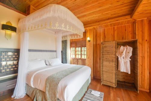 3 king beds