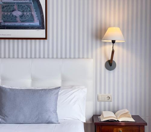456643762 Hotel Fontanals Golf