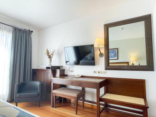 456643813 Hotel Fontanals Golf
