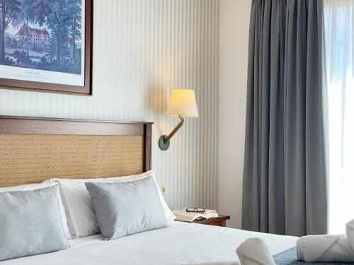 456643837 Hotel Fontanals Golf
