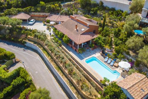 Appartement de caractère Le Camélia, 56m², dans propriété au calme avec piscine by le Mas de Louise et Sacha