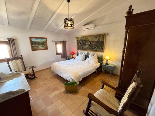 2 bedrooms, 3 beds