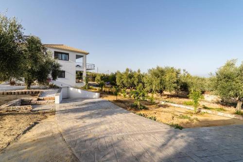 Beautiful house with pool & view