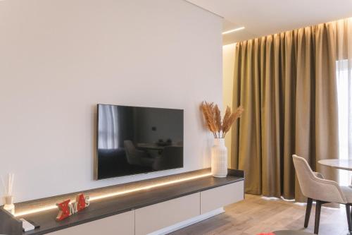 Apartment with Balcony image 10