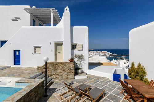 Supreme Mykonos Town House with Views & Pool & Parking