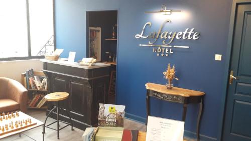 Logis Hôtel Lafayette Rochefort France - image 8