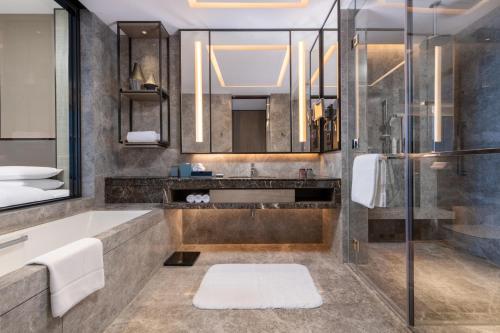 room detail thumbnail 2