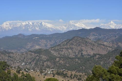 Himalayan View Echo Homestay by StayApart