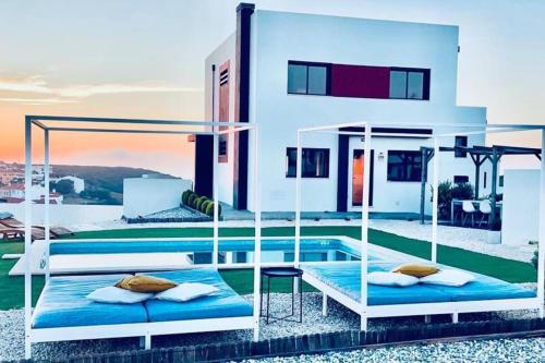 Lizandro Beach & Sunset Villa